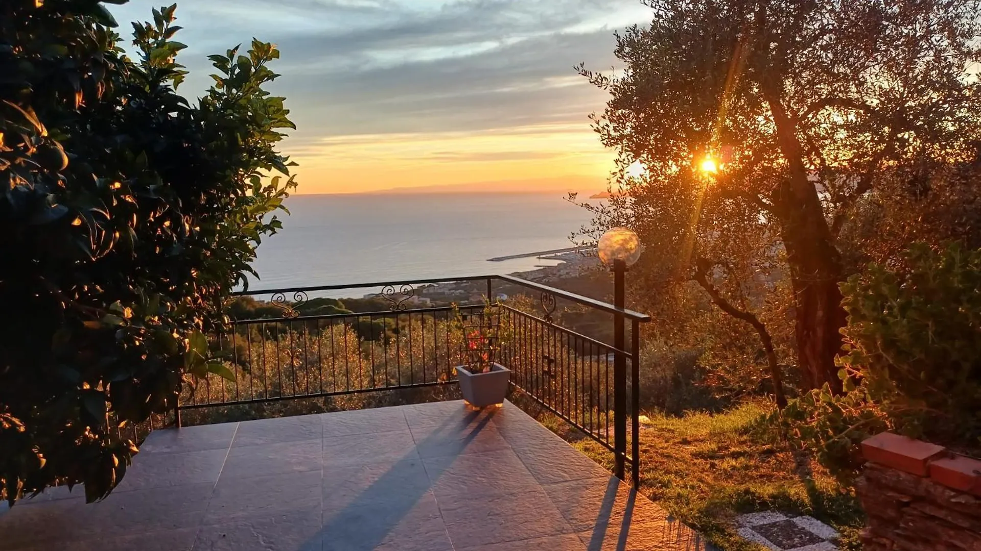 Willa Terrazza Oneto Crocetta  Crocetta (Liguria)